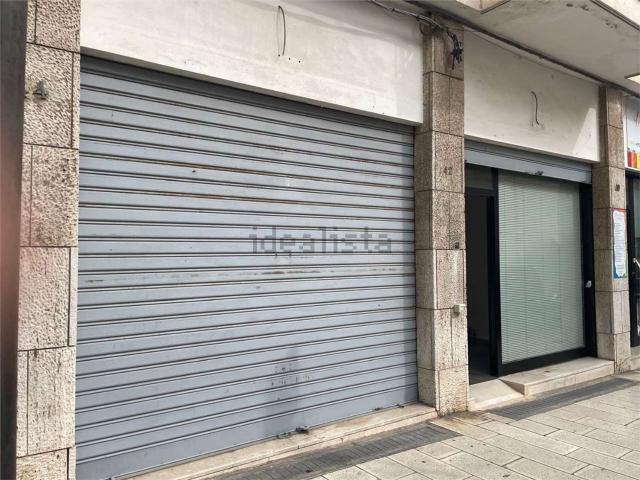 Ufficio in vendita di 80 m² in Via Ferrante Fornari, 40