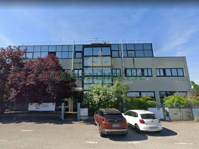 Ufficio in vendita di 80 m² in Via Lirone