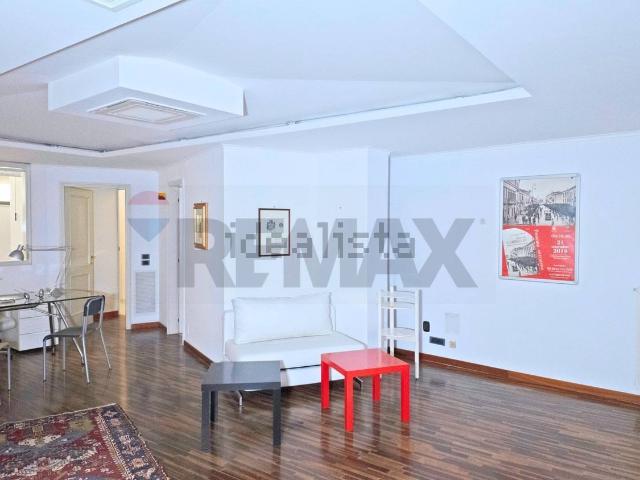 Ufficio in vendita di 80 m² in Via Piave, 93