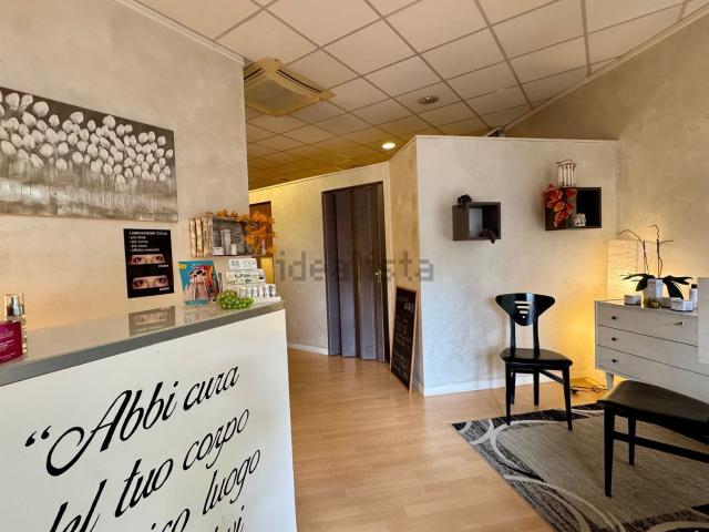 Ufficio in vendita di 80 m² in Via Vittorio Veneto
