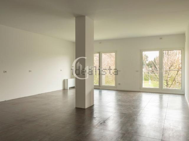 Ufficio in vendita di 81 m² in Via Cavalleggeri Treviso, 15