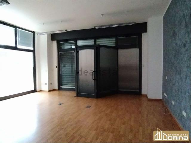 Ufficio in vendita di 82 m² in Via Tiraboschi Amato