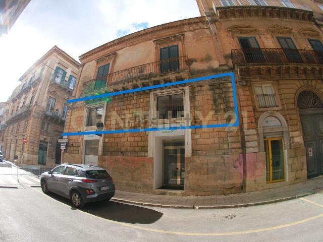 Ufficio in vendita di 82 m² in Corso Vittorio Veneto, 75
