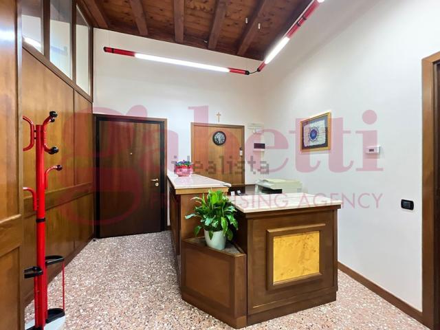 Ufficio in vendita di 84 m²