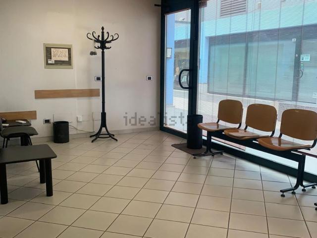 Ufficio in vendita di 84 m² in Via Guglielmo Brunelli, 34