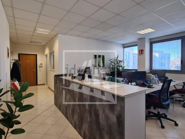 Ufficio in vendita di 84 m² in Via Piero Calamandrei, 30