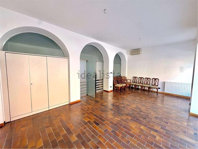 Ufficio in vendita di 85 m²