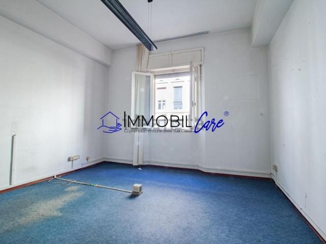Ufficio in vendita di 85 m² in Via Grande