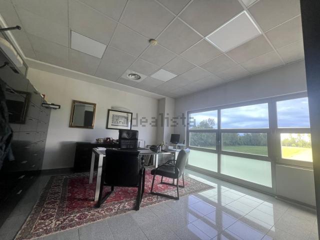 Ufficio in vendita di 85 m² in Strada nuova zagaria