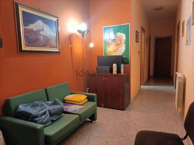 Ufficio in vendita di 86 m²