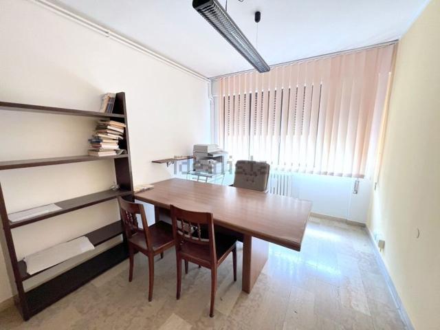 Ufficio in vendita di 86 m² in Via Mure San Giuseppe