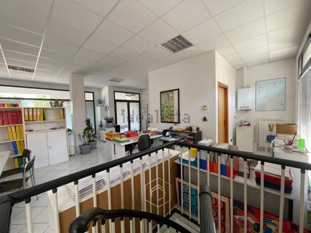 Ufficio in vendita di 88 m² in Via Giovanni Falcone