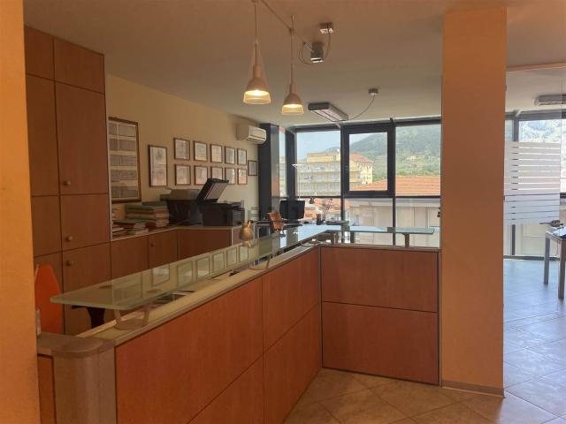 Ufficio in vendita di 89 m²