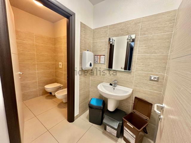 Ufficio in vendita di 90 m²