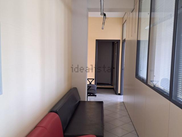 Ufficio in vendita di 90 m²
