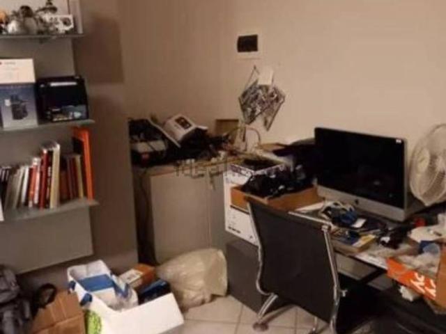 Ufficio in vendita di 90 m² in Via Annibale Carracci, 11