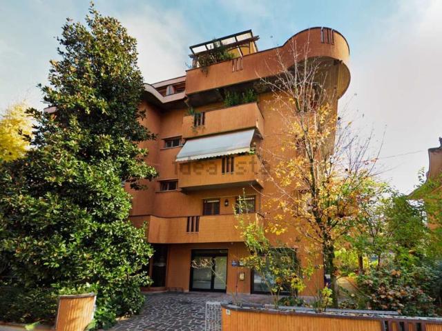 Ufficio in vendita di 90 m² in Via Annibale Carracci, 11