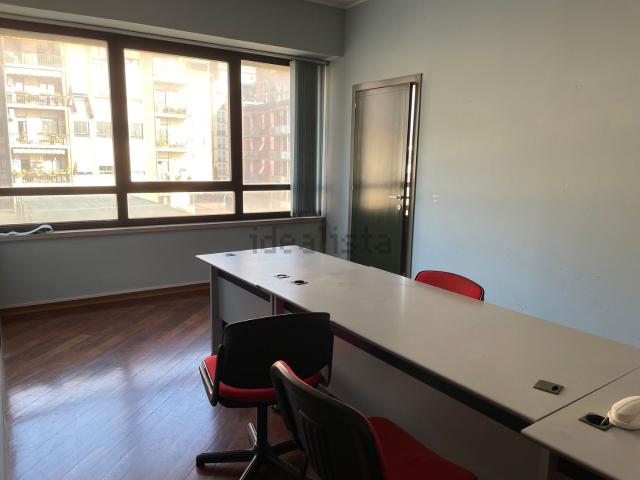 Ufficio in vendita di 90 m² in Via del Rivo