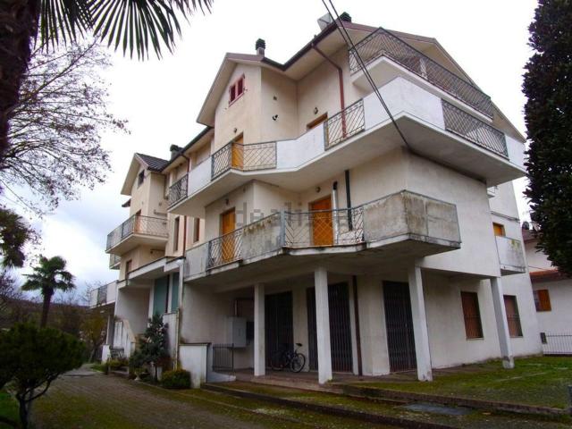 Ufficio in vendita di 90 m² in Via dell&apos industria