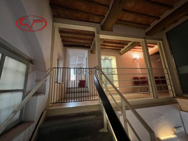Ufficio in vendita di 90 m² in Via Roma