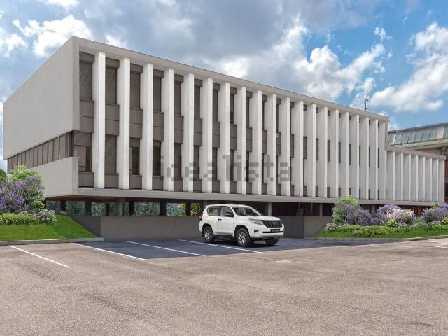 Ufficio in vendita di 930 m² in Via G. di Vittorio