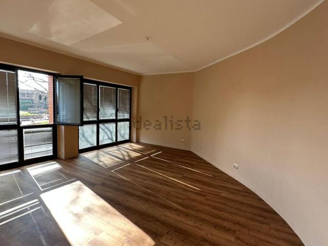 Ufficio in vendita di 93 m² in Via Cristoforo Colombo, 2