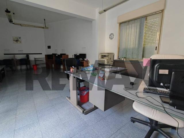 Ufficio in vendita di 93 m² in Via Nazionale, 195
