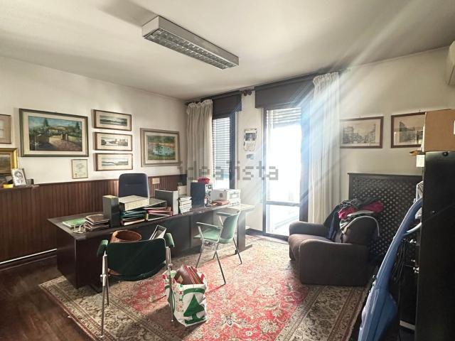 Ufficio in vendita di 94 m² in Via Jesolo