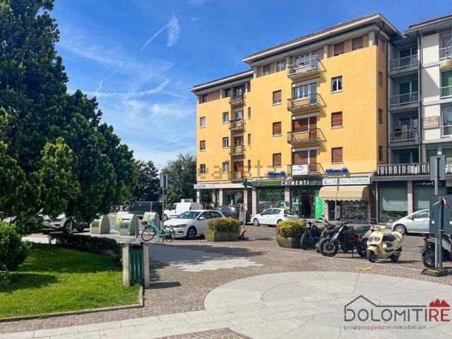 Ufficio in vendita di 94 m² in Piazza dei Martiri, 27