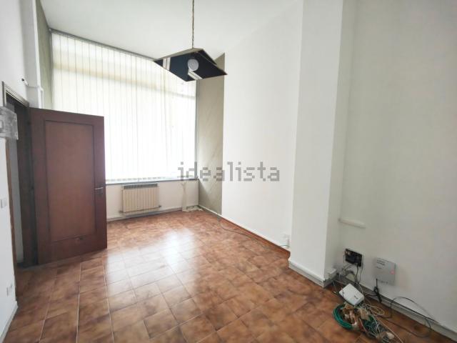 Ufficio in vendita di 95 m² in Via Dante Alighieri