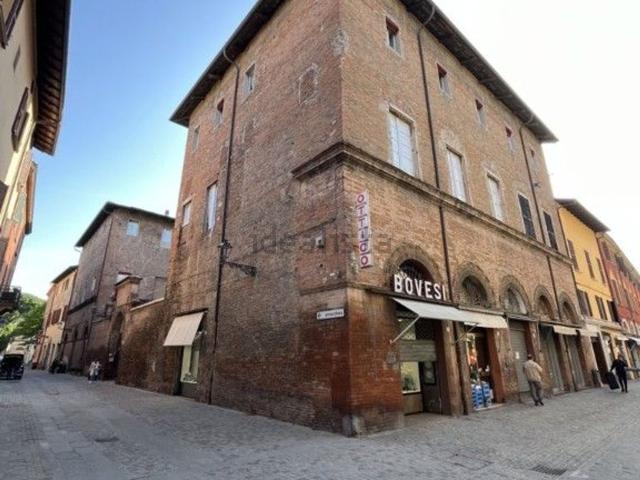 Ufficio in vendita di 95 m² in Via Felice Orsini