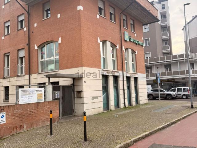 Ufficio in vendita di 95 m² in Via Ravenna, 29