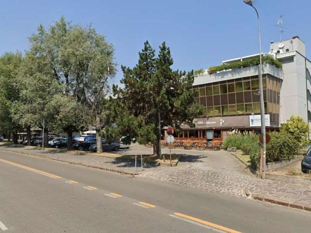 Ufficio in vendita di 98 m² in Via Baldassarre Peruzzi, 10