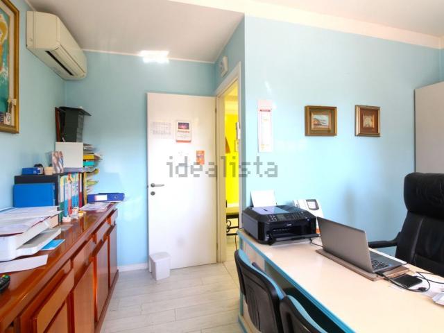 Ufficio in vendita di 98 m² in Via Venezia, 9