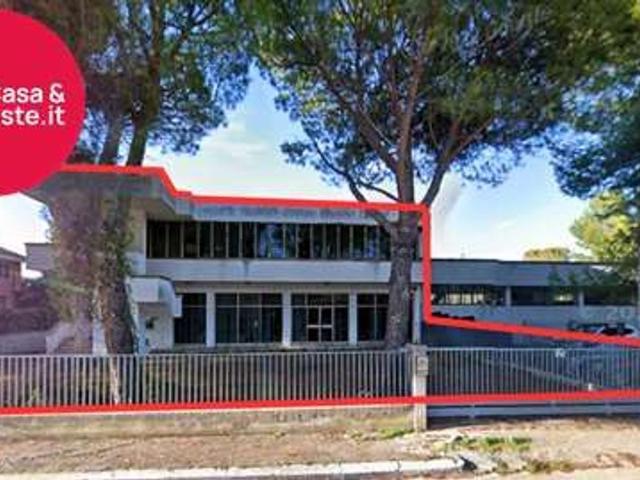 Ufficio in vendita di 993 m² in Via Domenico Trolli