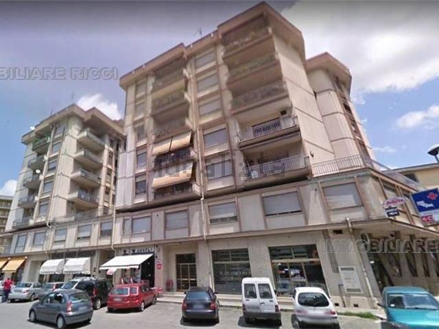 Ufficio in vendita di 99 m² in Via San Giovanni Battista