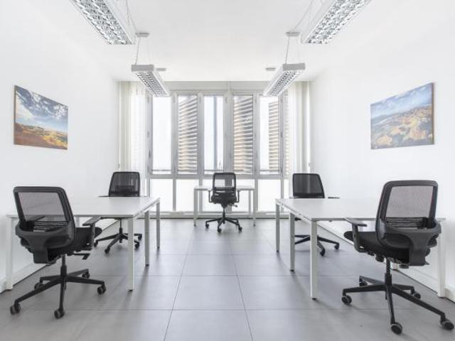 Ufficio privato in affitto per 5 persone a Napoli, Centro Garibaldi