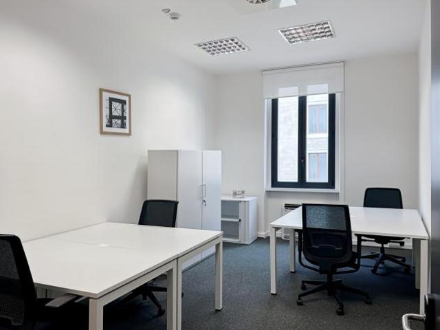 Ufficio privato in affitto per 5 persone a Rome Bissolati