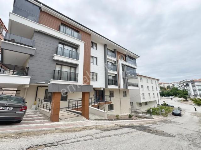 Ufuktepe'de Karakol Yakını Kat Konumlu Balkonlu Sıfır 2+1 Daire!