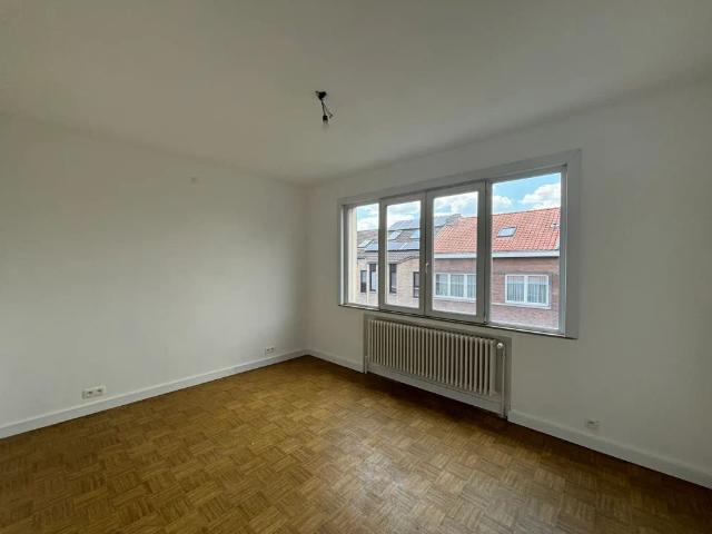 UKKEL, gerenoveerd appartement met 2 slaapkamers