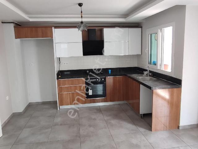Çukurova Fırın Hemen Arkası 3+1 Açik Mutfak Doğalgazlı Havuzlu Sitede Kiralık