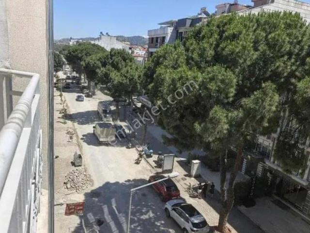 Şüheda Caddesi Üstünde Satılık 2+1 Daire