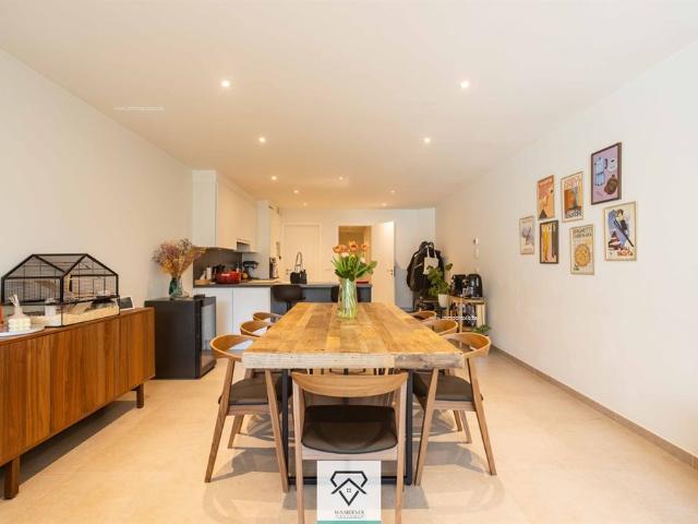 Uitzonderlijk appartement met tuin, zeer ruime garage en topligging nabij Sint Pietersplein