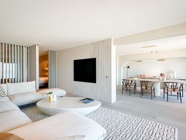 Uitzonderlijk appartement met frontaal zeezicht tussen he.