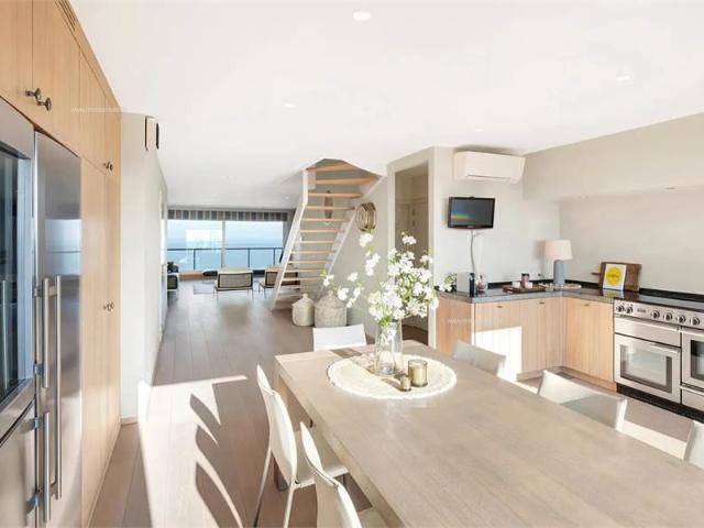 Uitzonderlijk duplex appartement met 4 slaapkamers op de Zeedijk [Knokke Duinbergen]
