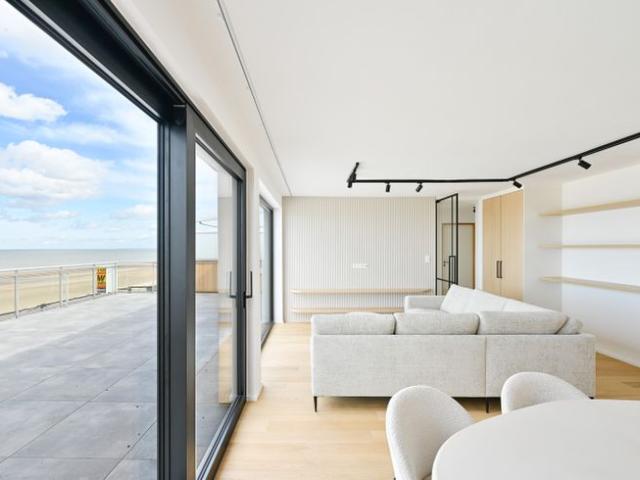 Uitzonderlijk dakappartement op de Zeedijk met grote terr.
