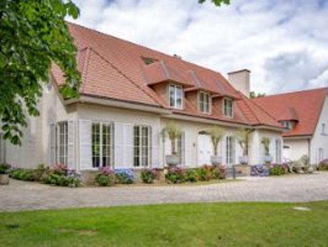Uitzonderlijk kantoorvilla op een perceel van 9.490 m²