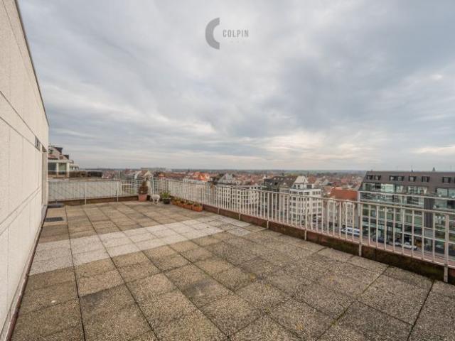Uitzonderlijk penthouse appartement op de Graaf d'Ursella.