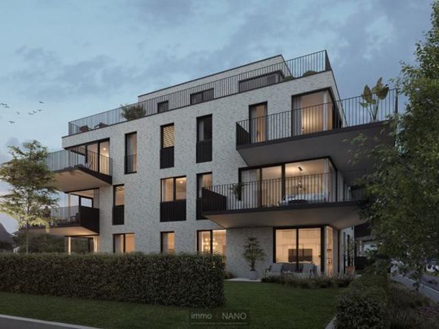 Uitzonderlijk ruim tuin appartement met 3 slaapkamers en.