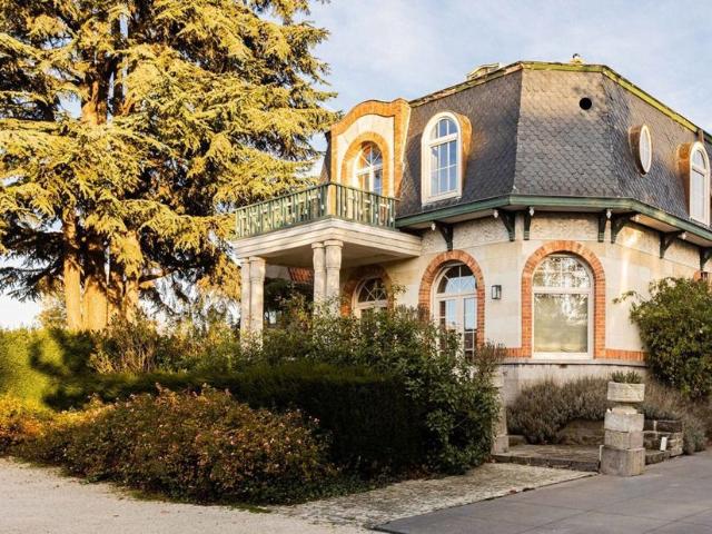 Uitzonderlijke woning te koop voor 1082000 euro met 3 slaapkamers